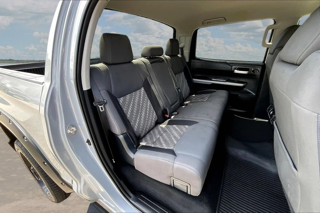 Used 2018 Toyota Tundra SR5 w/ SR5 Upgrade Package AWD/4WD image 28
