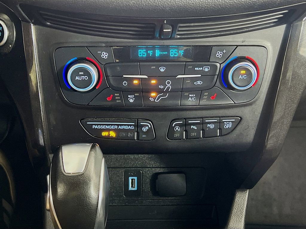 Certified 2019 Ford Escape Titanium AWD/4WD image 22