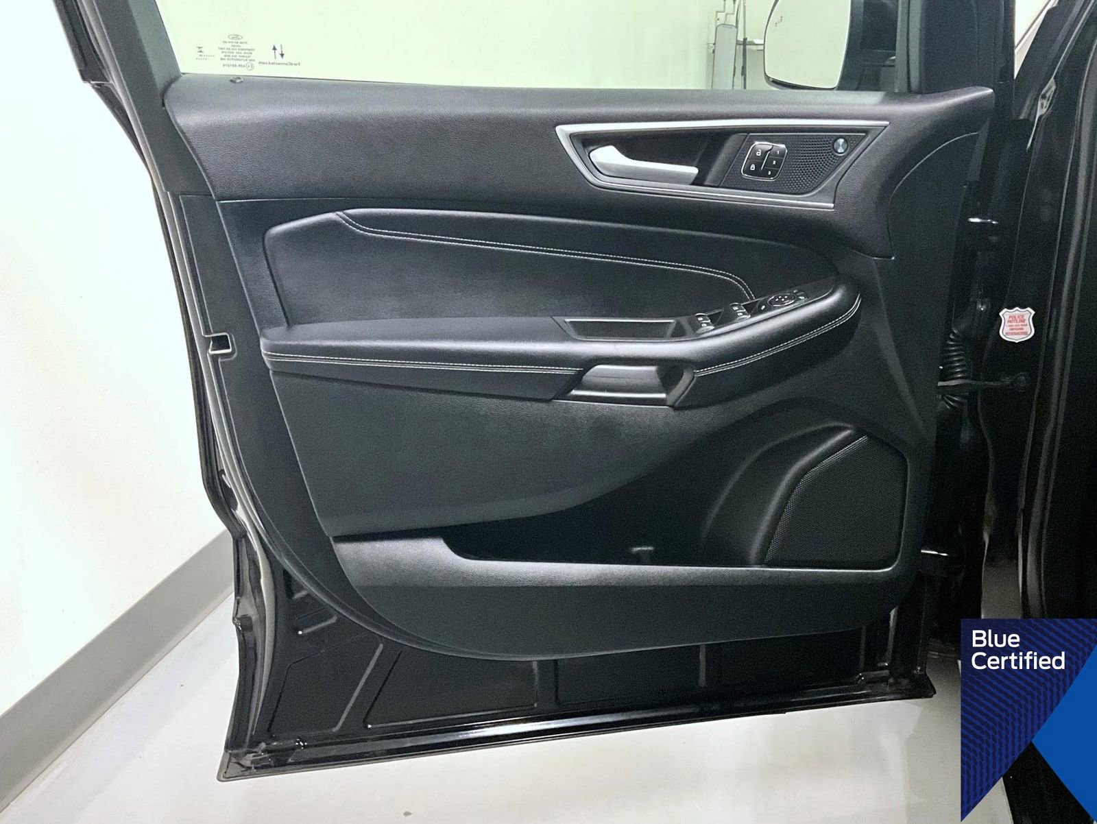 Certified 2024 Ford Edge Titanium image 9