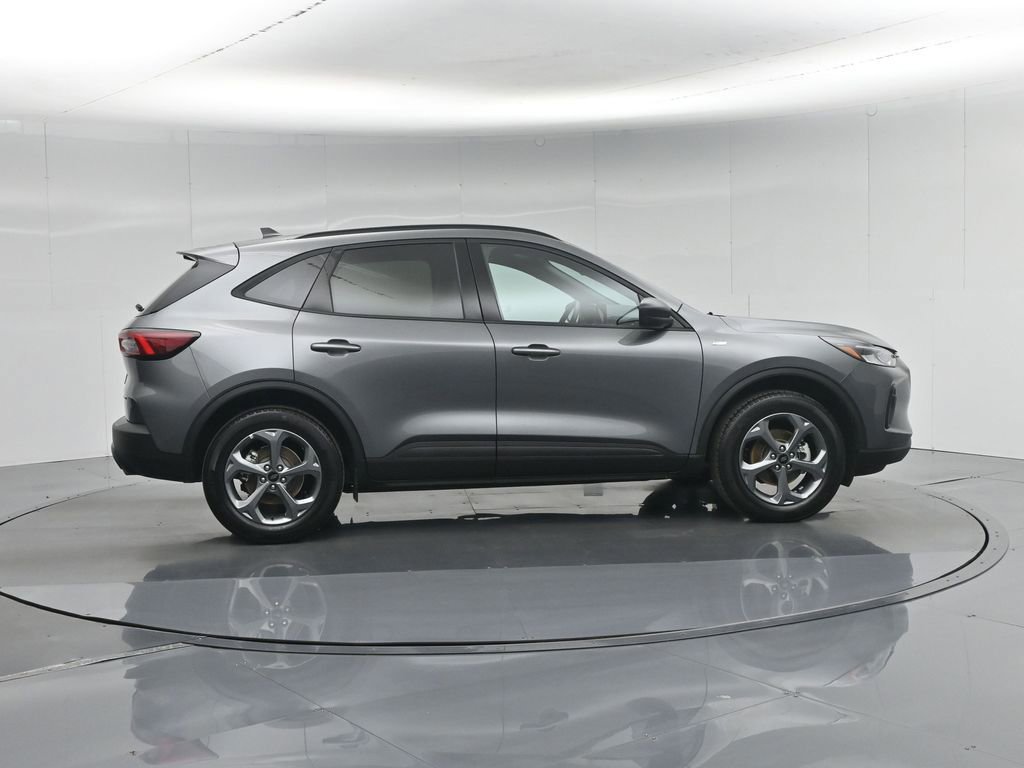 Certified 2025 Ford Escape ST-Line AWD/4WD image 4