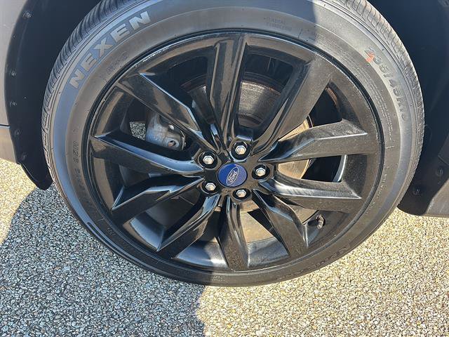 Certified 2018 Ford Escape SE w/ SE Sport Appearance Package AWD/4WD image 9