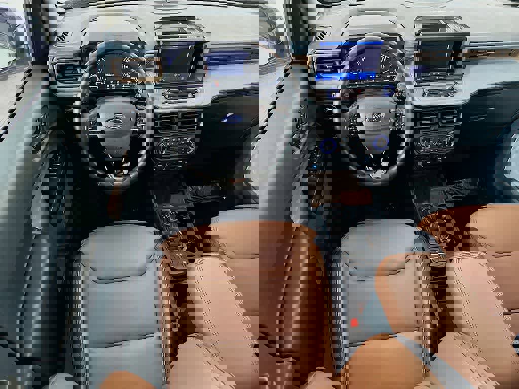 Certified 2024 Ford Maverick Lariat w/ 4K Tow Package image 13