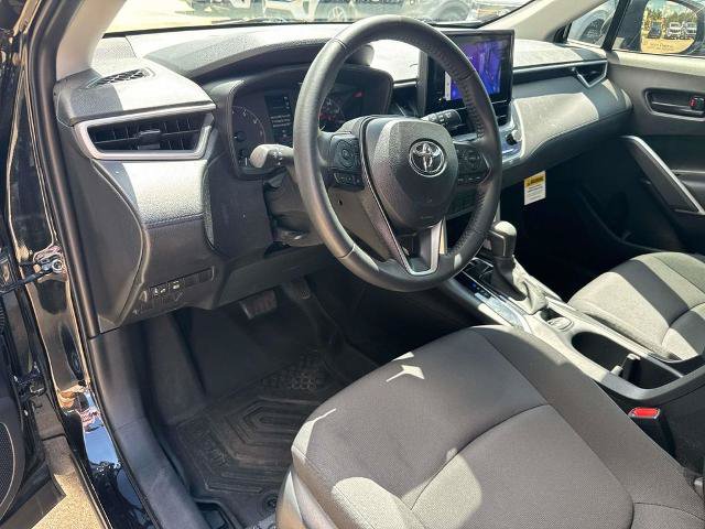 Used 2025 Toyota Corolla Cross LE FWD image 17
