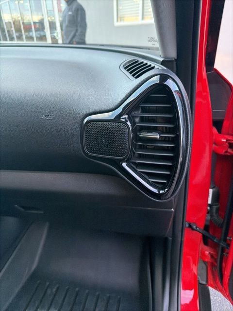 Used 2023 Kia Soul EX image 35