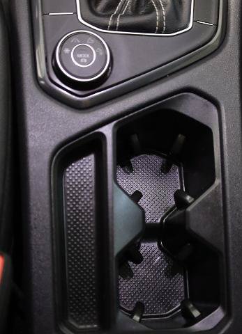 Used 2022 Volkswagen Tiguan SE AWD/4WD image 26