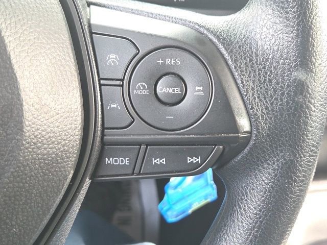 Used 2025 Toyota Corolla LE image 33