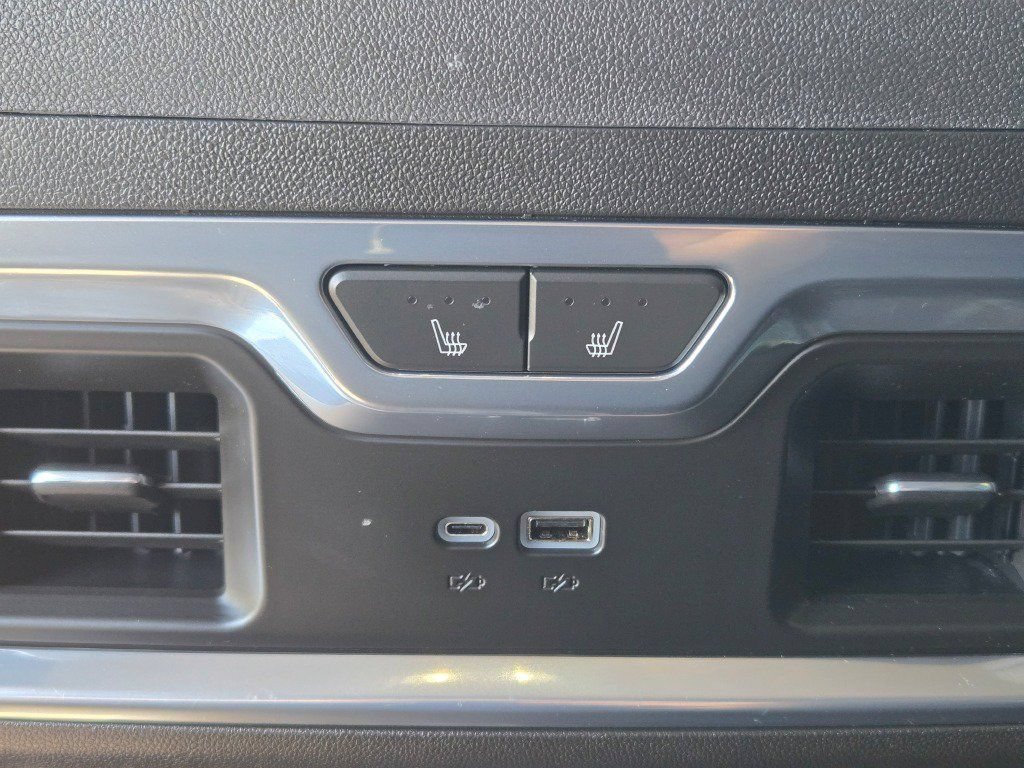 Used 2024 GMC Sierra 2500 SLT w/ SLT Premium Package AWD/4WD image 22