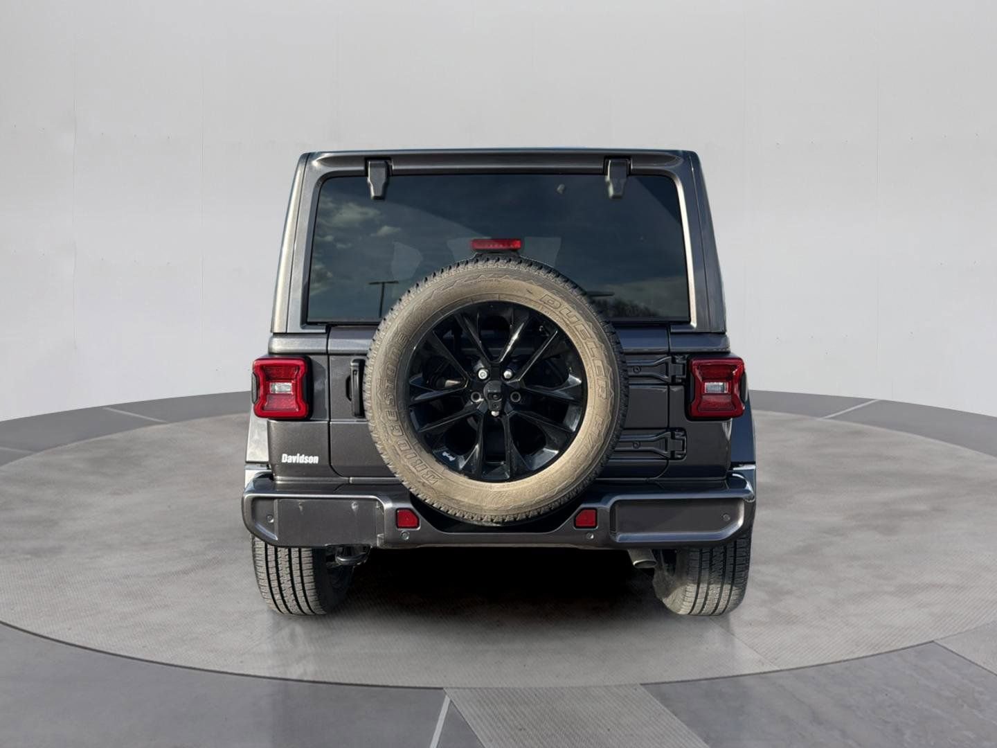 Used 2021 Jeep Wrangler Unlimited Sahara image 4