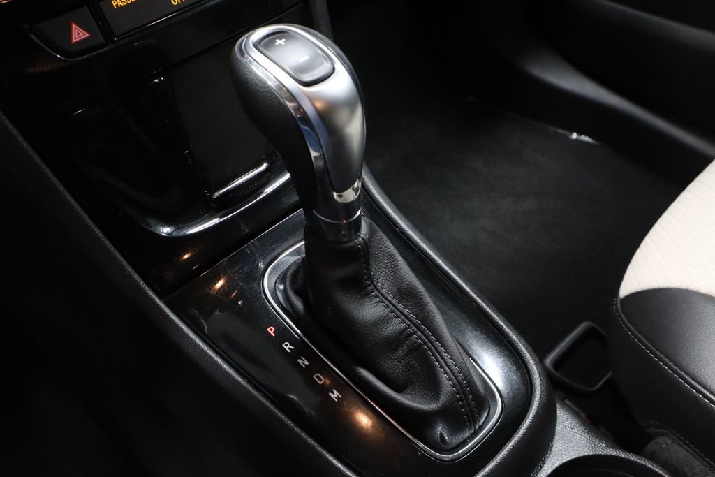 Used 2020 Buick Encore Preferred w/ Safety Package image 33