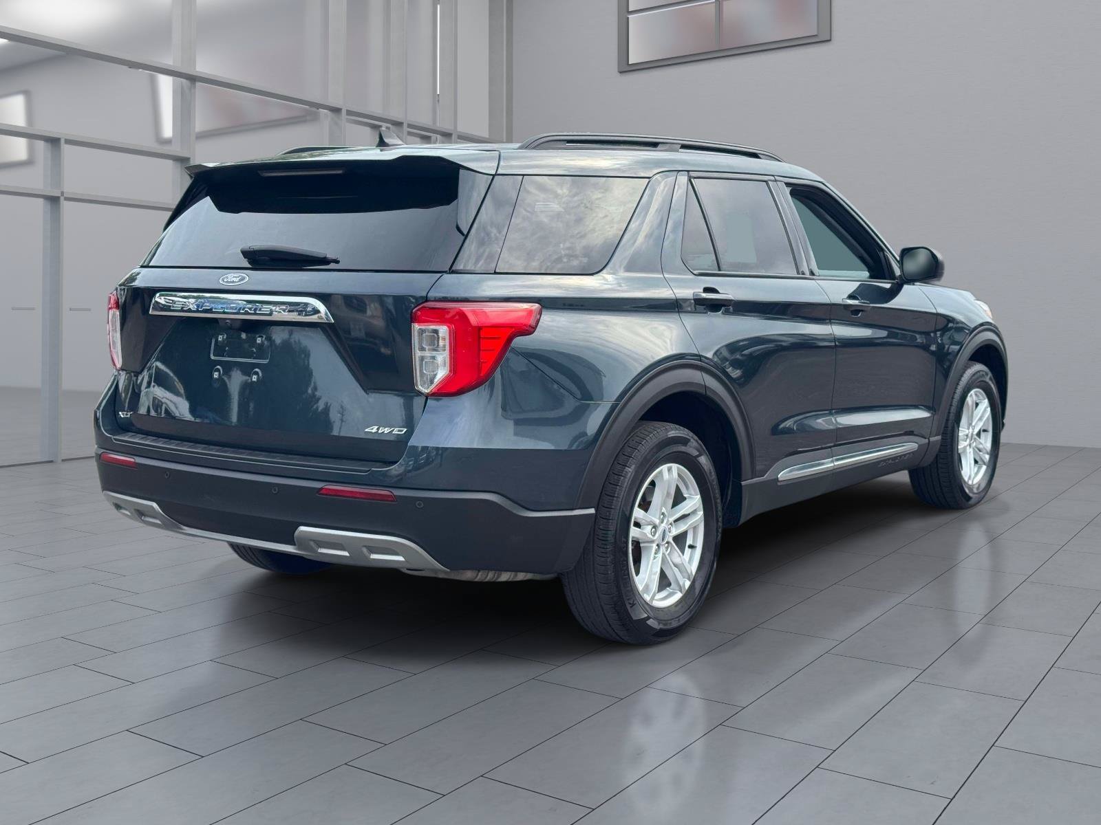 Certified 2023 Ford Explorer XLT w/ Equipment Group 202A AWD/4WD image 5