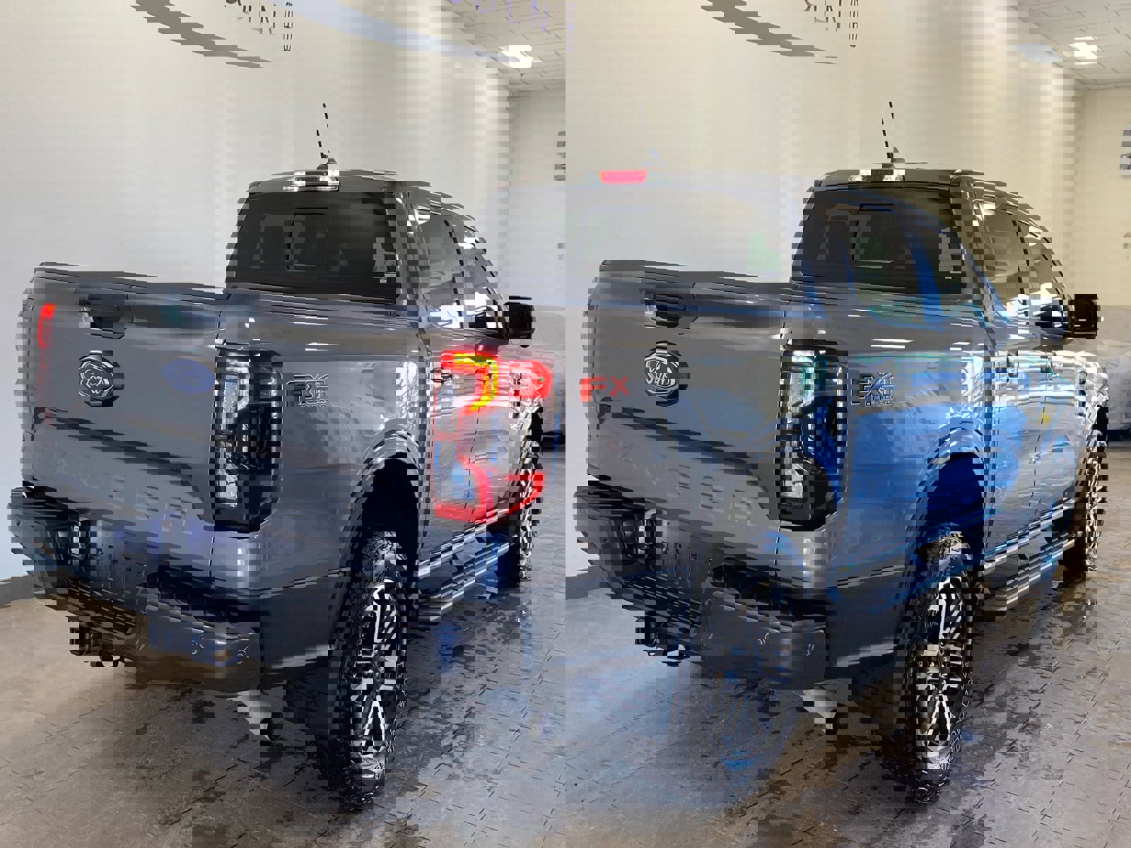 Certified 2024 Ford Ranger Lariat w/ FX4 Off-Road Package image 4