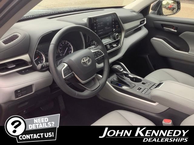 Used 2022 Toyota Highlander XLE AWD/4WD image 9