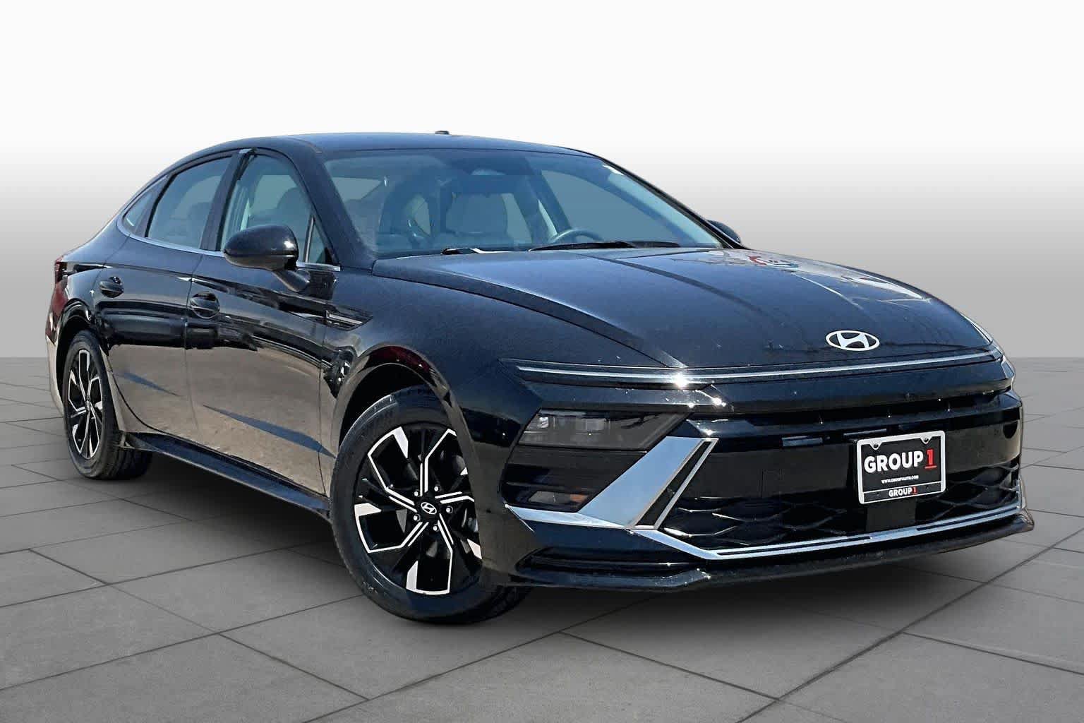 Used 2025 Hyundai Sonata SEL FWD image 3