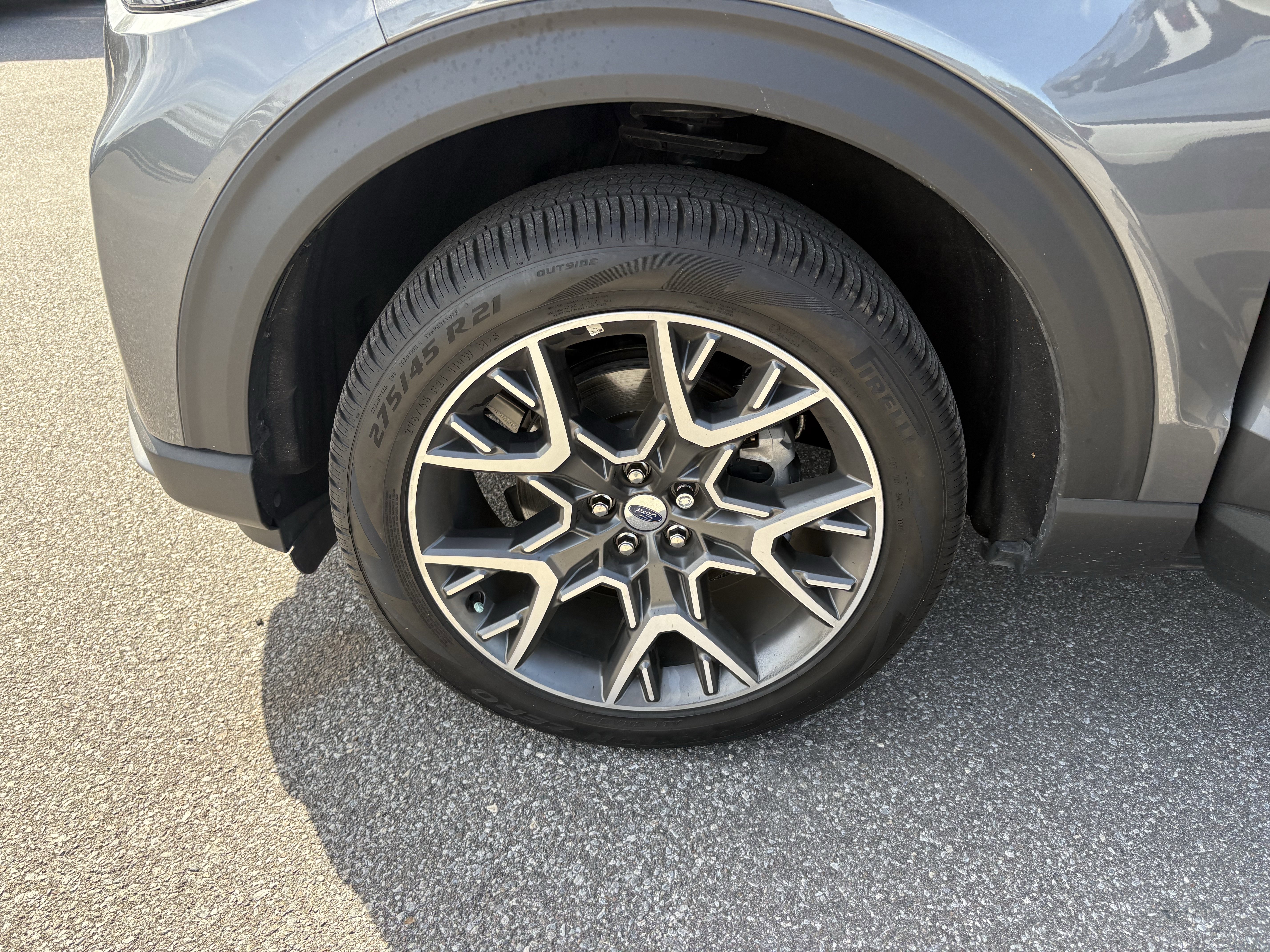 Certified 2025 Ford Explorer Platinum w/ Ultimate Package image 39