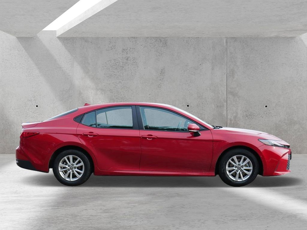 Used 2025 Toyota Camry LE image 2