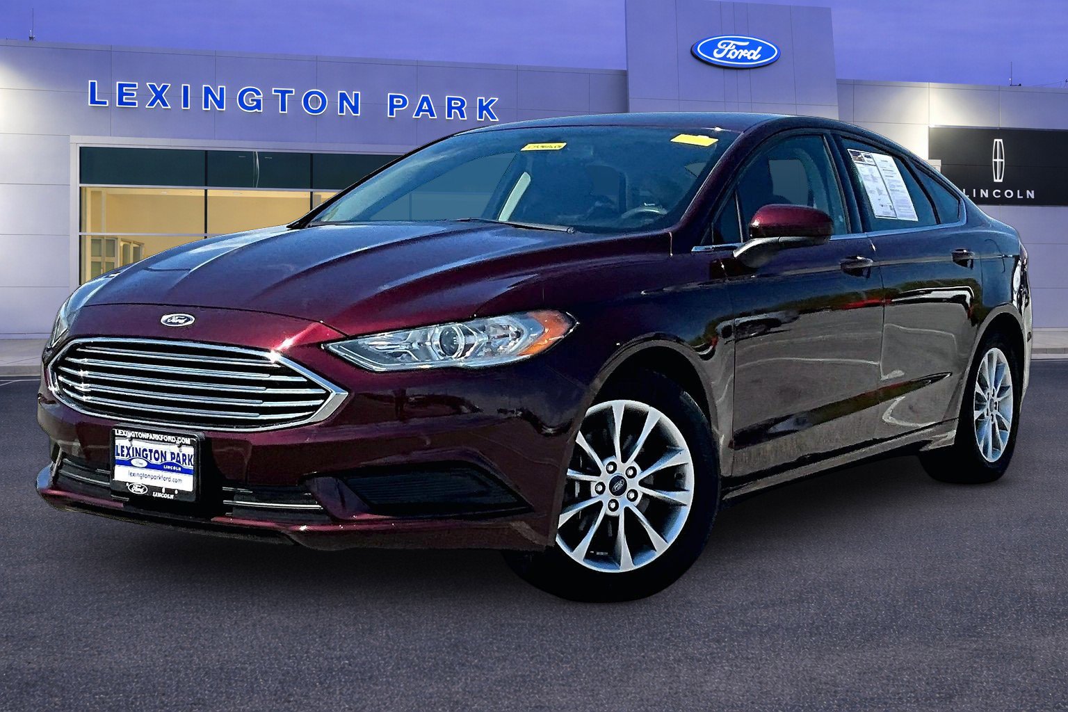 Certified 2017 Ford Fusion SE FWD image 3