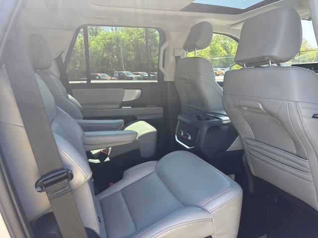 Certified 2025 Ford Expedition Active image 11