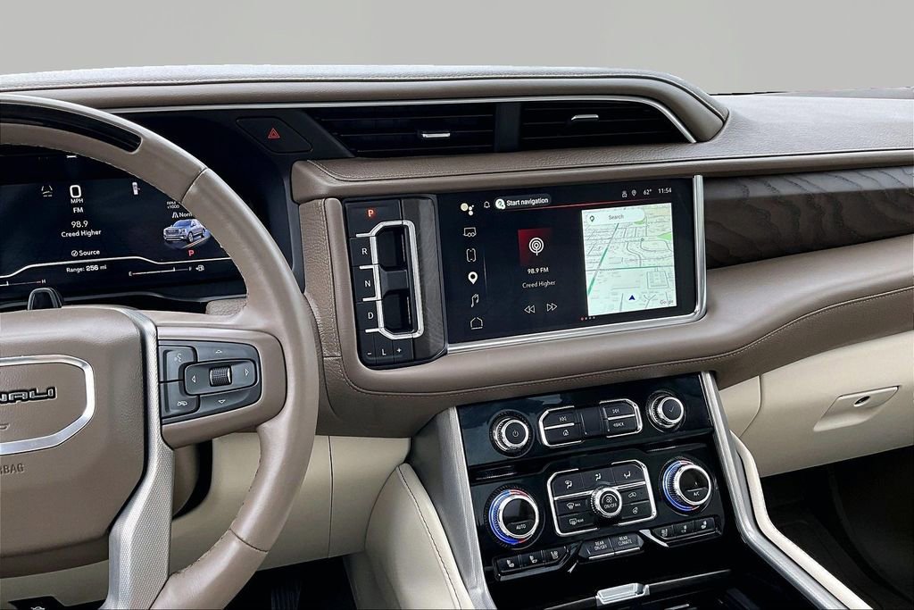 Used 2024 GMC Yukon Denali w/ Advanced Technology Package AWD/4WD image 6