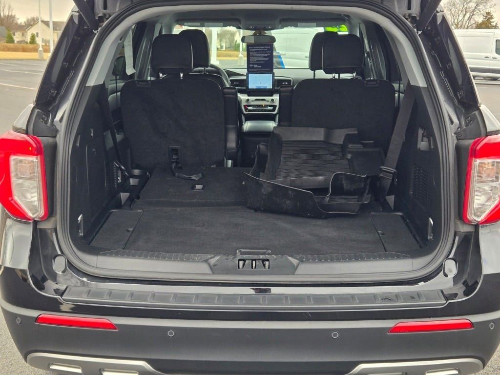 Certified 2023 Ford Explorer XLT w/ Equipment Group 202A image 13