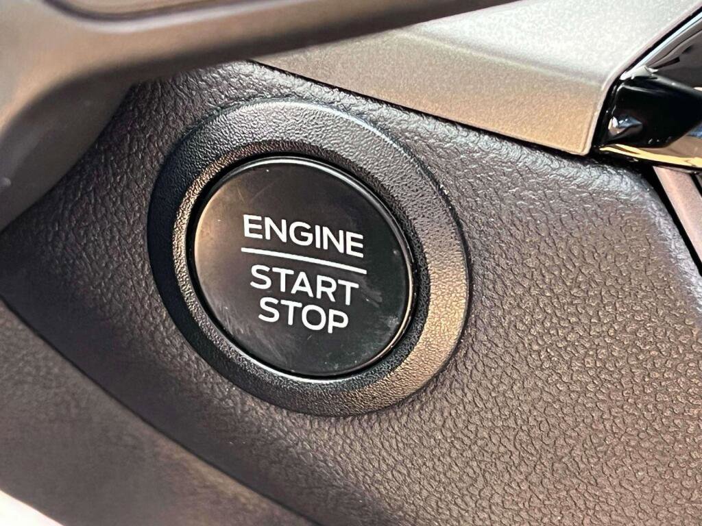 Certified 2023 Ford Escape Active AWD/4WD image 35