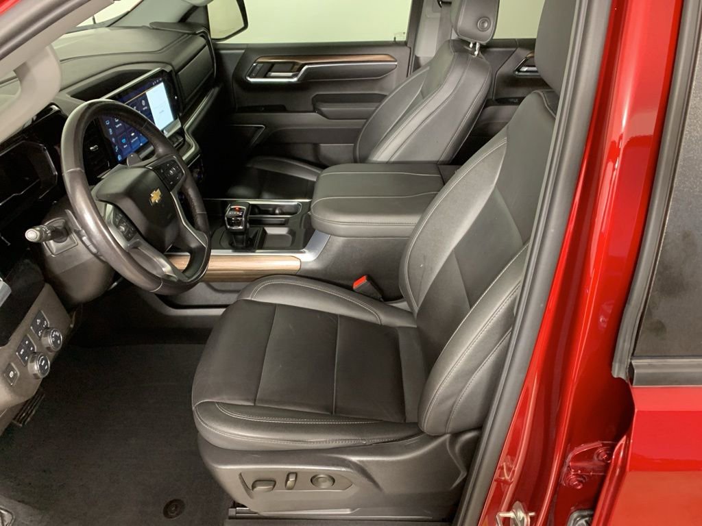 Used 2023 Chevrolet Silverado 1500 LT AWD/4WD image 28