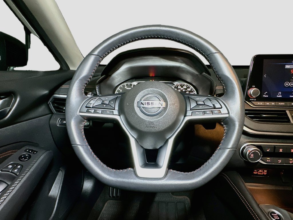 Used 2022 Nissan Altima 2.0 SR FWD image 13