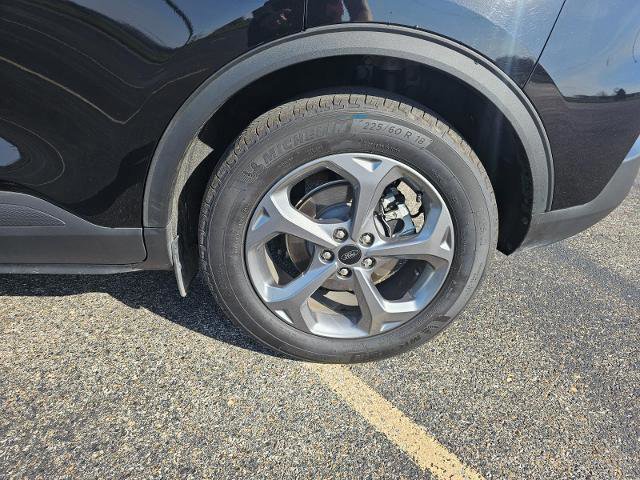 Certified 2025 Ford Escape ST-Line image 9