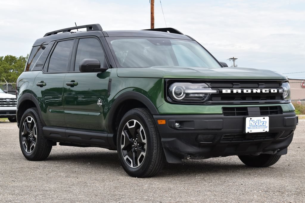 Certified 2023 Ford Bronco Sport Outer Banks w/ Tech Package AWD/4WD image 3