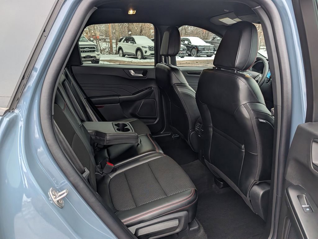 Certified 2025 Ford Escape ST-Line image 9