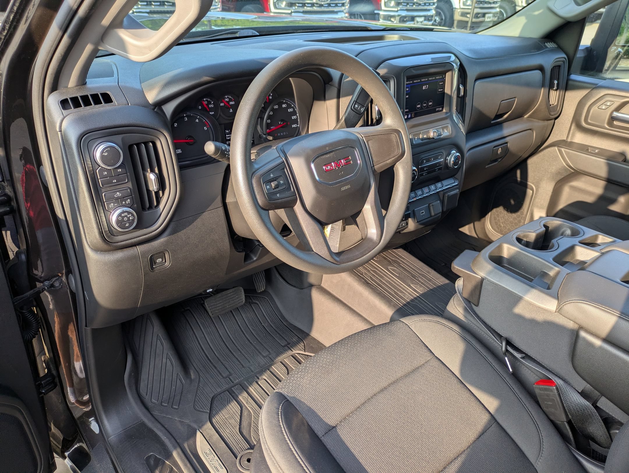 Used 2020 GMC Sierra 3500 4x4 Crew Cab w/ Gooseneck/5TH Wheel Package image 14