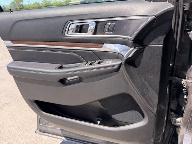 Certified 2017 Ford Explorer Limited AWD/4WD image 13