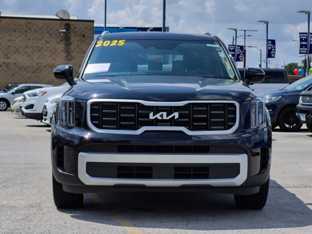 Used 2025 Kia Telluride S FWD image 9