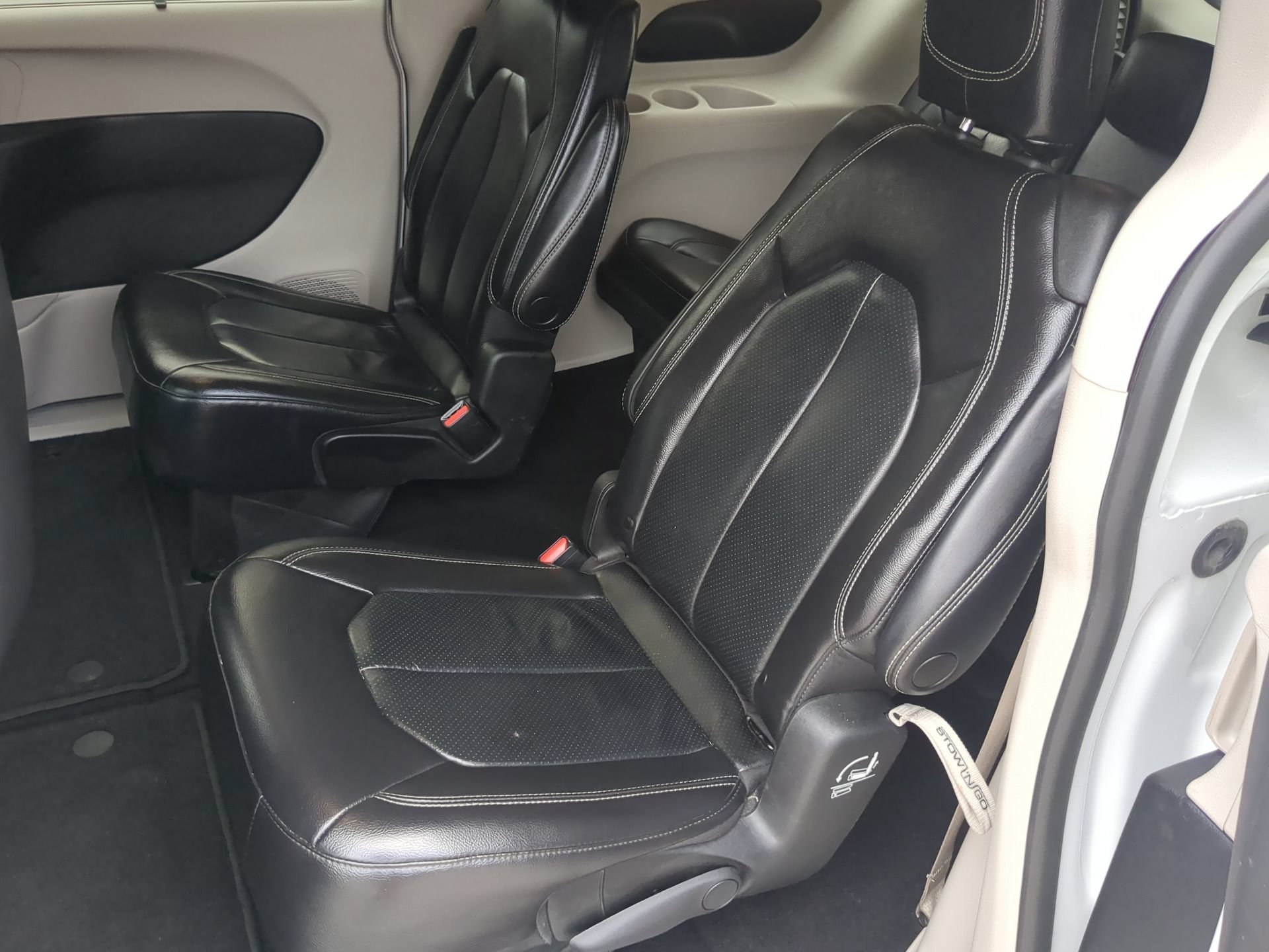 Used 2022 Chrysler Pacifica Touring-L FWD image 53