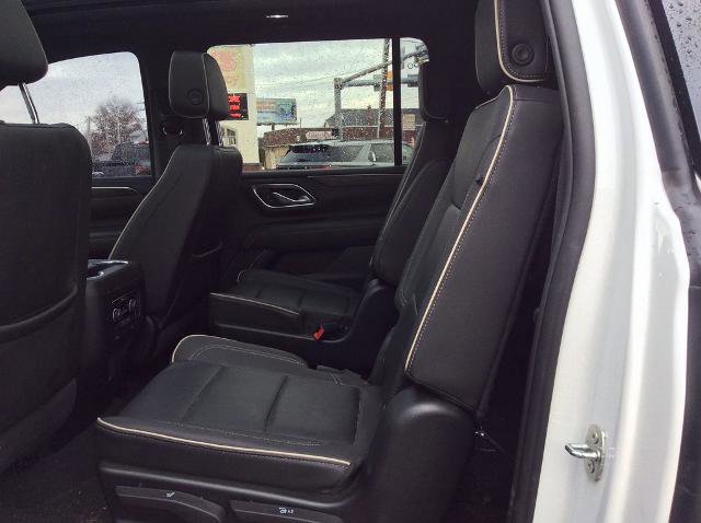 Used 2023 Chevrolet Suburban Premier image 13