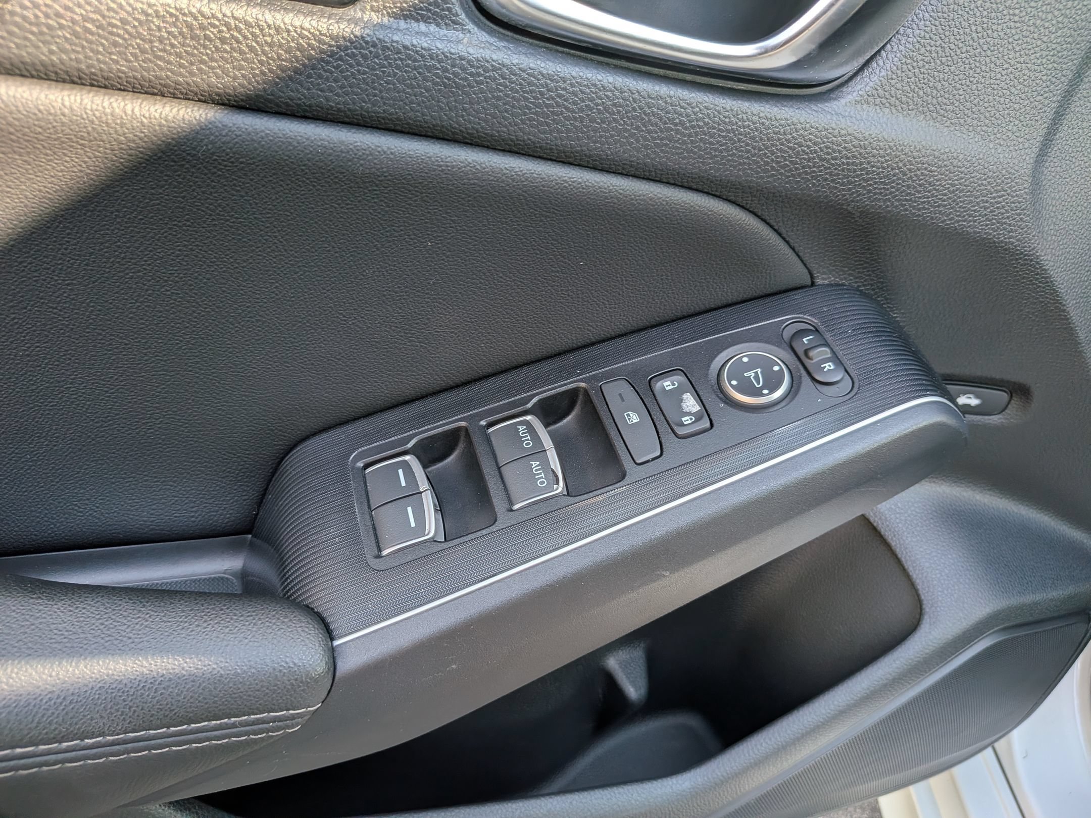 Used 2022 Honda Civic Touring image 14