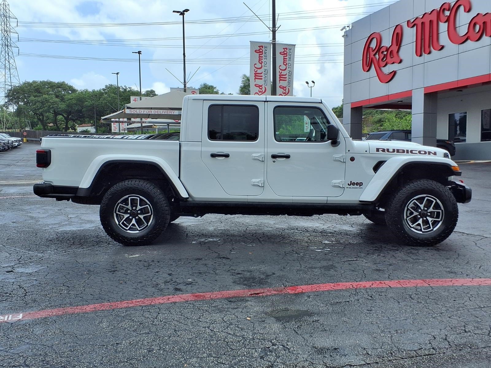 Used 2025 Jeep Gladiator Rubicon AWD/4WD image 5