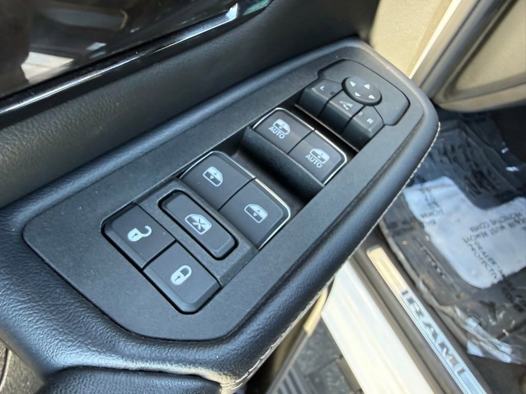 Used 2025 RAM 1500 Limited w/ Trailer Tow Group AWD/4WD image 15
