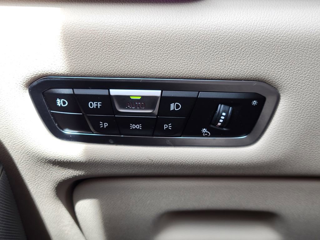 Used 2020 BMW X5 xDrive40i w/ Premium Package image 30