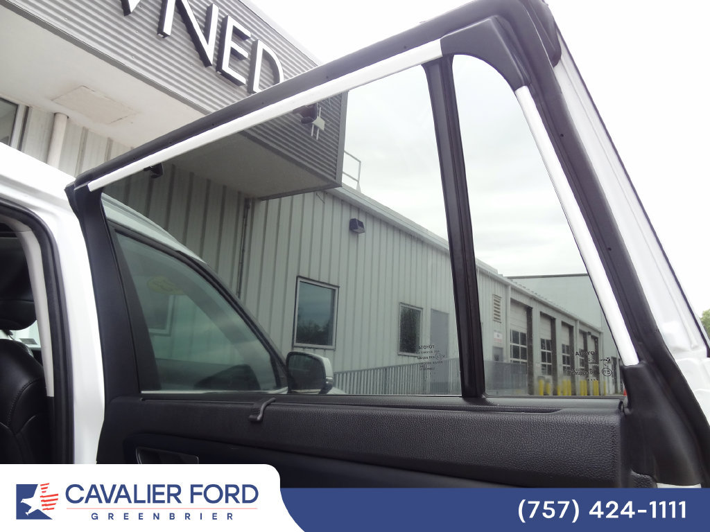 Used 2023 Toyota Highlander XLE FWD image 14