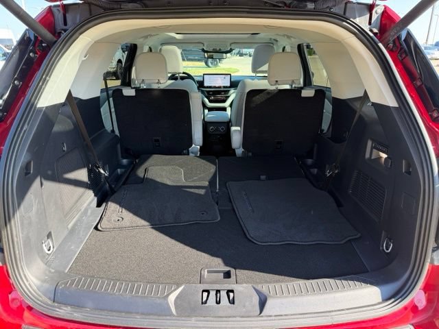 Certified 2026 Ford Explorer Platinum w/ LUX Leather Package AWD/4WD image 8