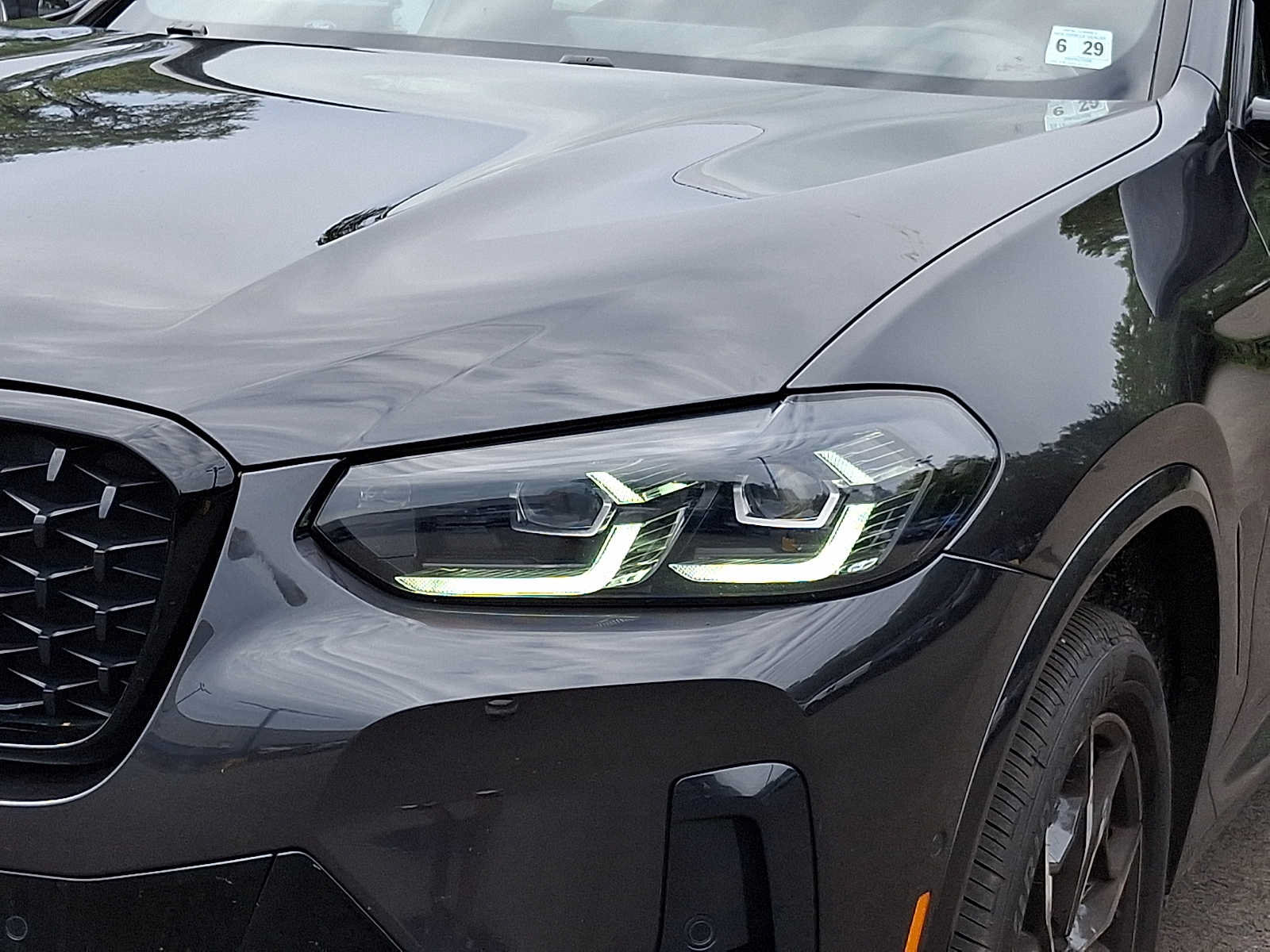 Used 2024 BMW X4 xDrive30i w/ Premium Package AWD/4WD image 9