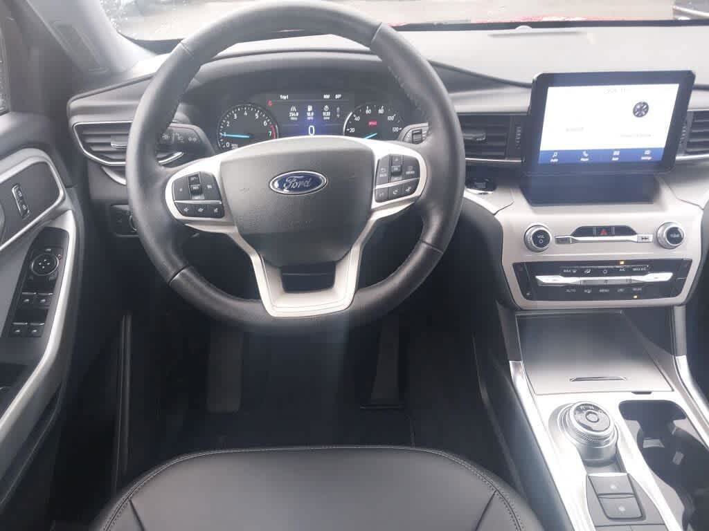 Certified 2023 Ford Explorer XLT w/ Equipment Group 202A AWD/4WD image 2