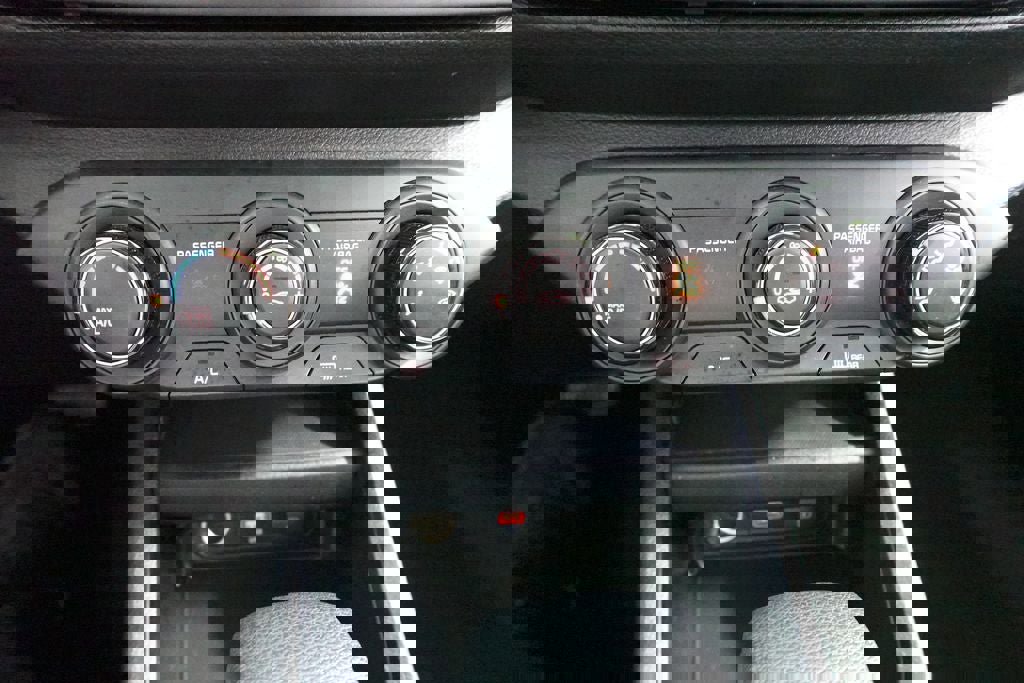 Used 2024 Kia Forte LXS image 19