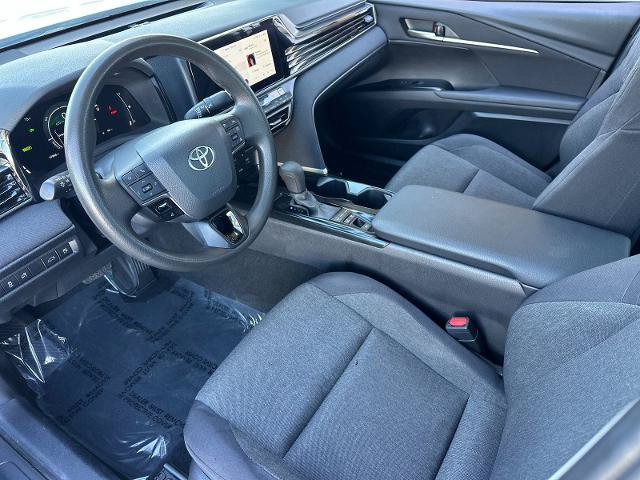 Used 2025 Toyota Camry LE FWD image 9