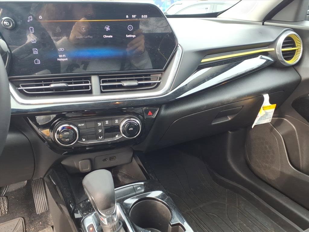 Used 2024 Chevrolet Trax ACTIV w/ Sunroof Package image 25