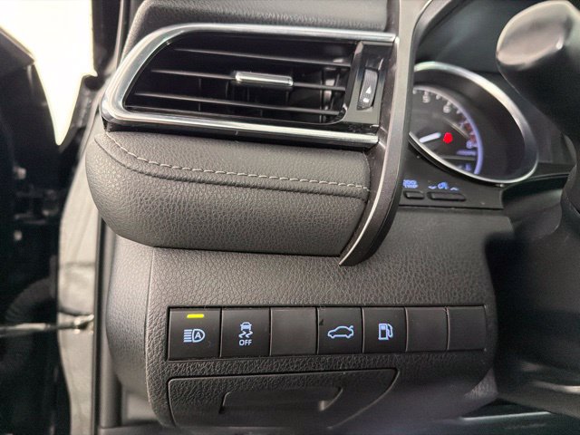 Used 2018 Toyota Camry SE FWD image 20