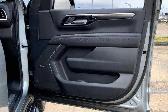 Used 2025 Chevrolet Suburban RST w/ Comfort Package image 22