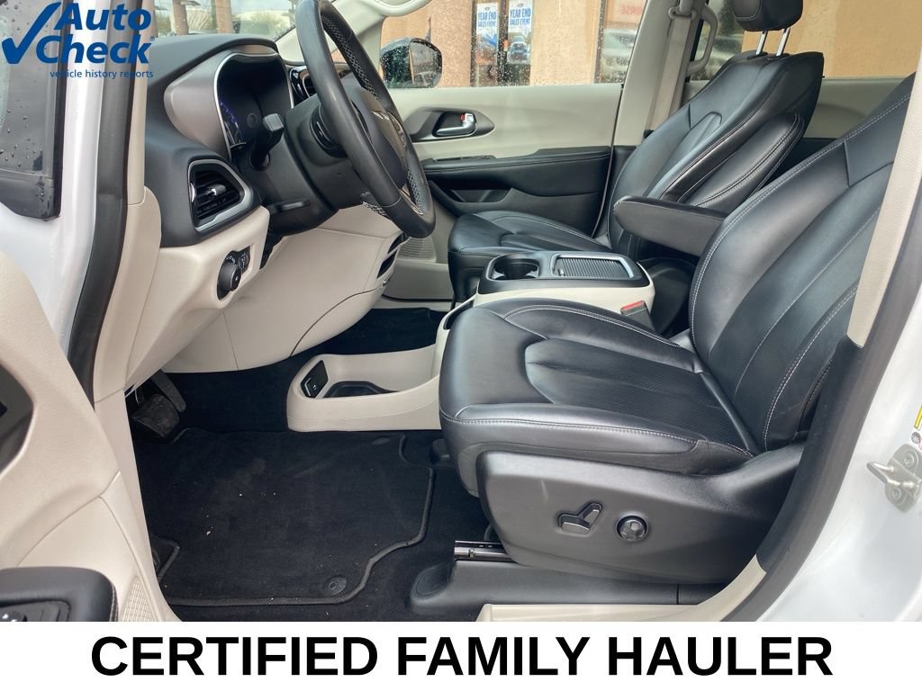 Used 2024 Chrysler Pacifica Touring-L FWD image 27