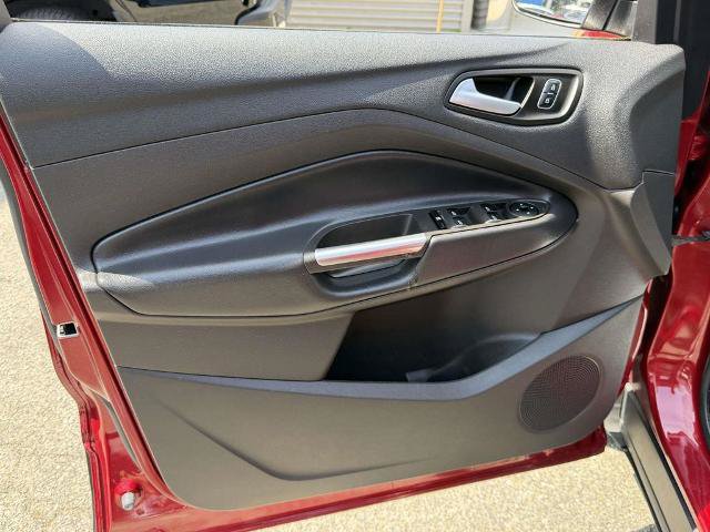 Certified 2018 Ford Escape SE w/ SE Sync 3 Package AWD/4WD image 15