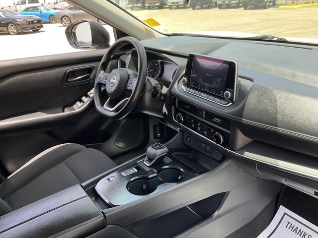 Used 2024 Nissan Rogue S FWD image 18